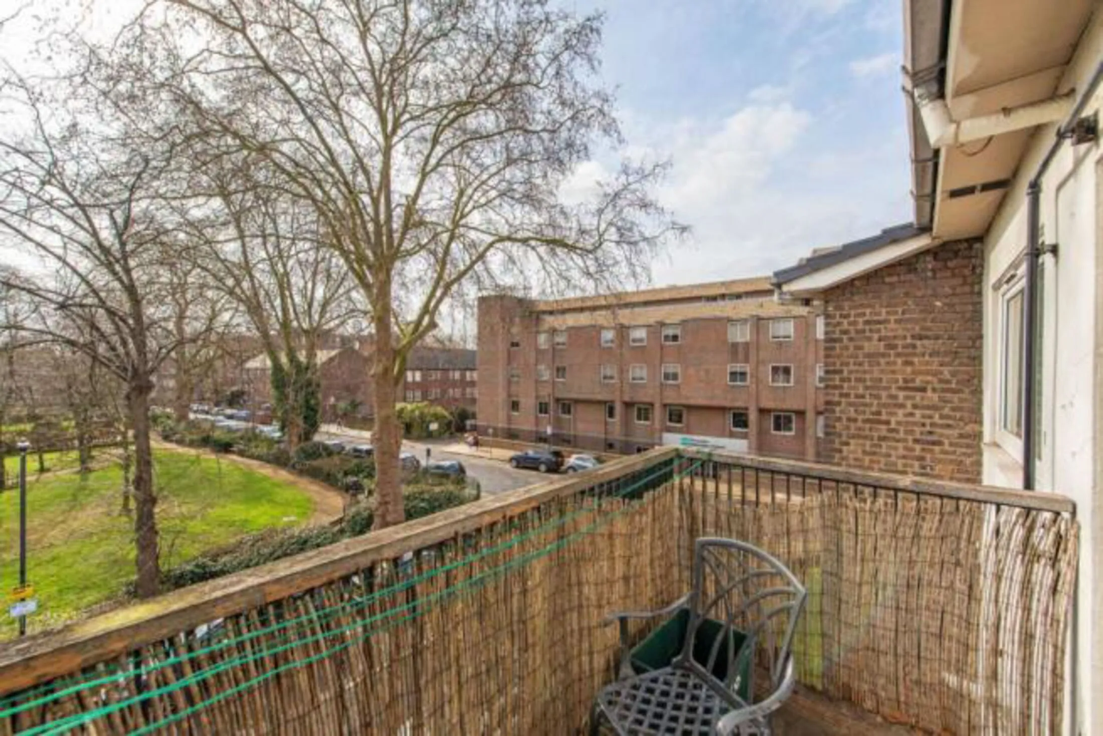 Flat Beaumont Square in Greater London