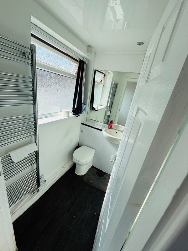 Room Violet Road in Litherland