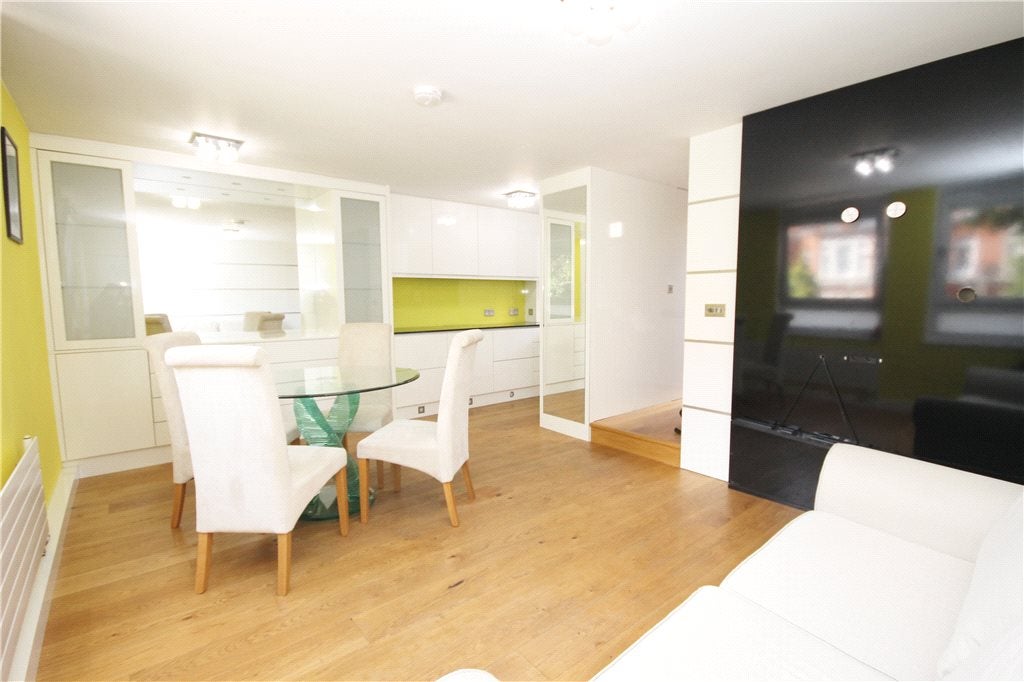 Flat More Close in Greater London