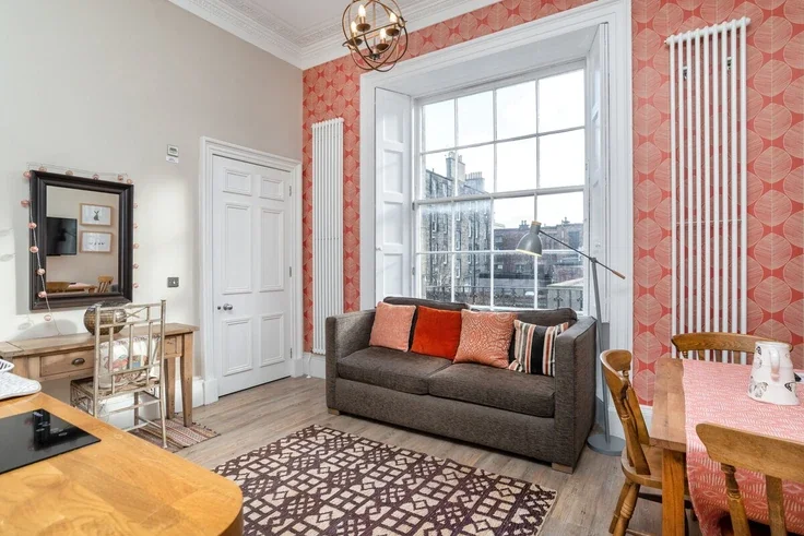 Flat Torphichen Street in City of Edinburgh