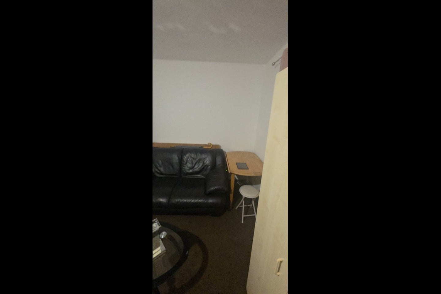 Room Sheaveshill Avenue in Greater London