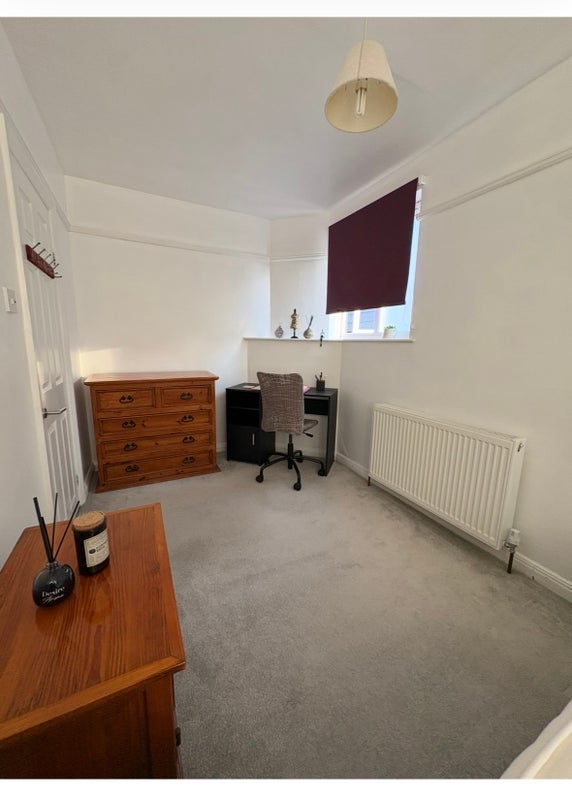 Room Sylvan Road in Greater London