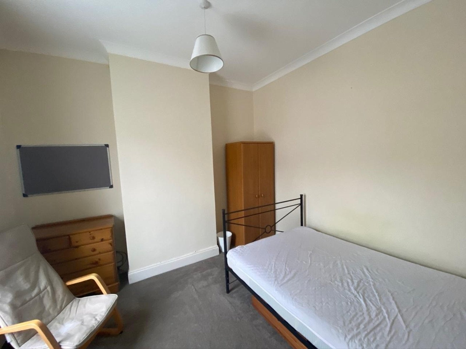 Room Towcester Road in Northampton