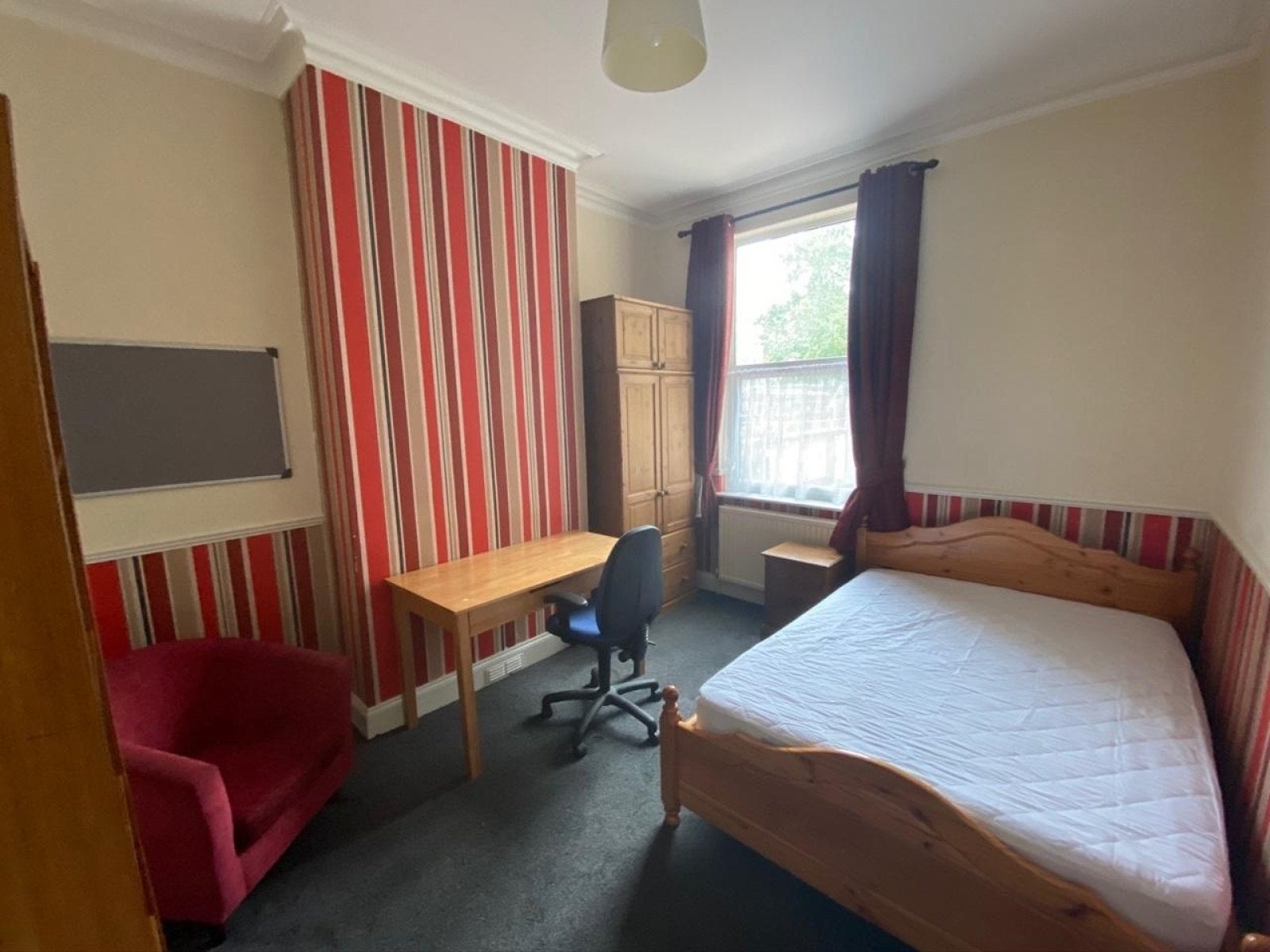 Room Towcester Road in Northampton