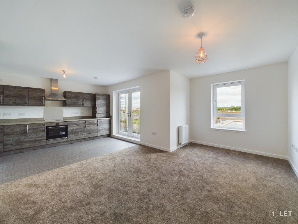 Flat Pyothall Road in Broxburn