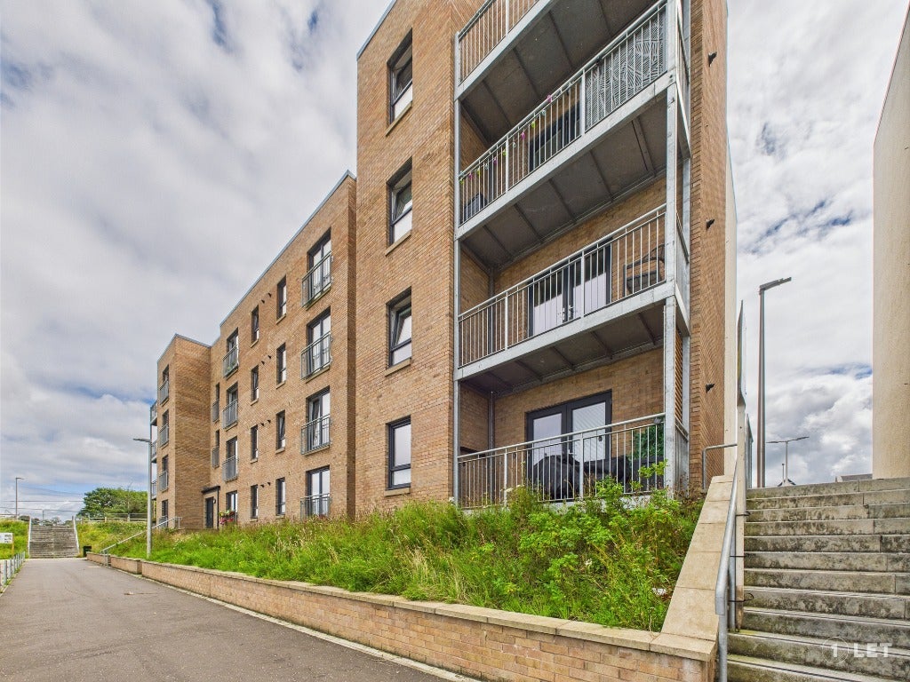 Flat Pyothall Road in Broxburn