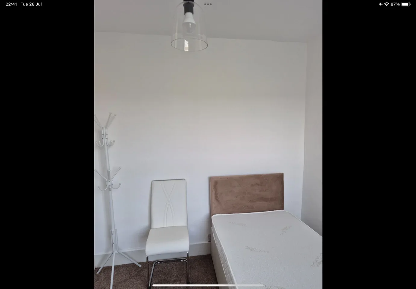 Room Haselbury Road in Greater London