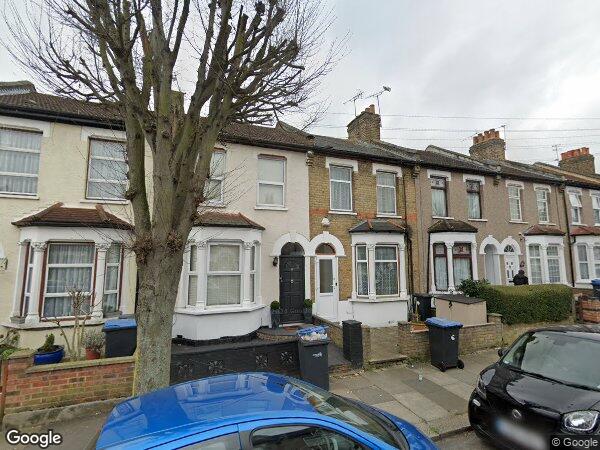 Room Haselbury Road in Greater London