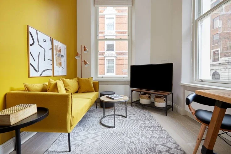 Flat Bloomsbury Way in Greater London