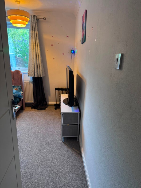 Room Croydon Road in Caterham