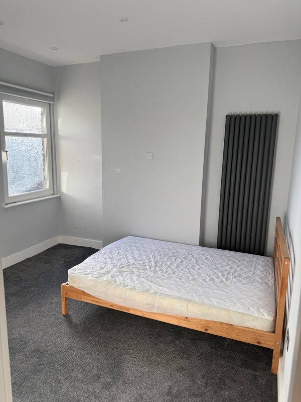 Room Godson Road in Greater London