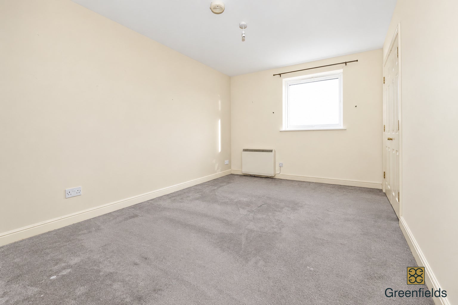 Flat Chelston Approach in Greater London