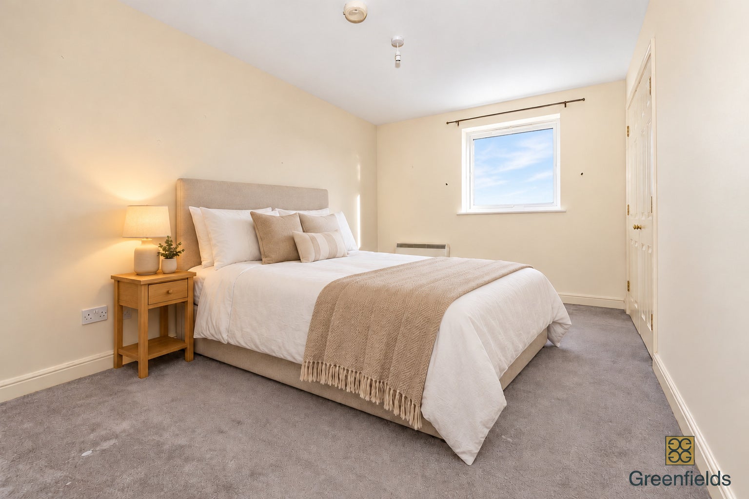 Flat Chelston Approach in Greater London