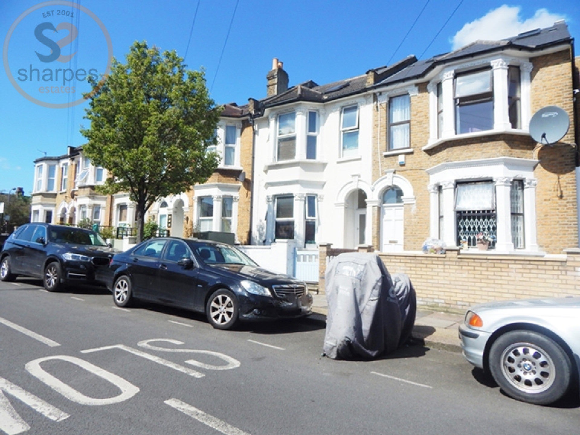 Flat Charlmont Road in Greater London