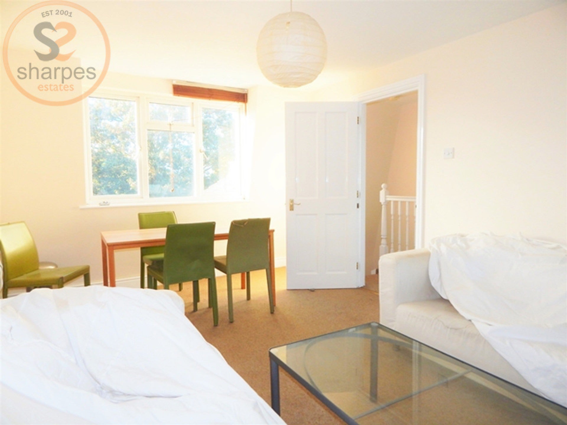Flat Charlmont Road in Greater London