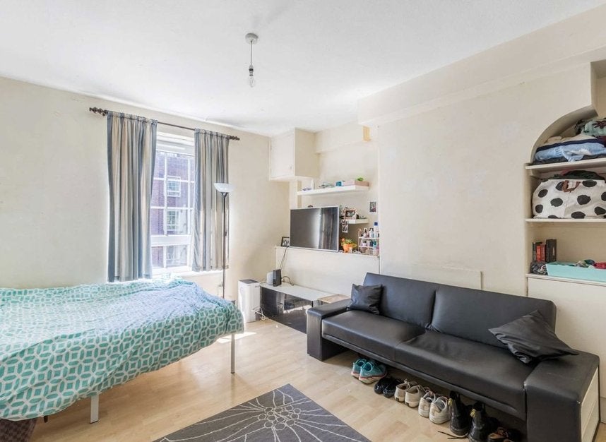 Flat Stockwell Park Road in Greater London