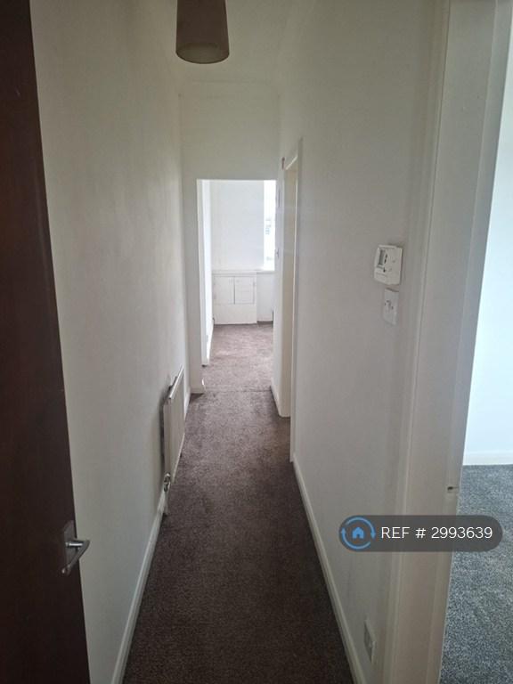 Flat Wakefield Road in Wakefield