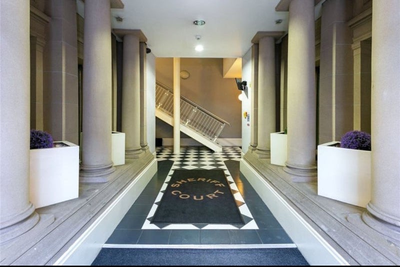 Room Ingram Street in Glasgow