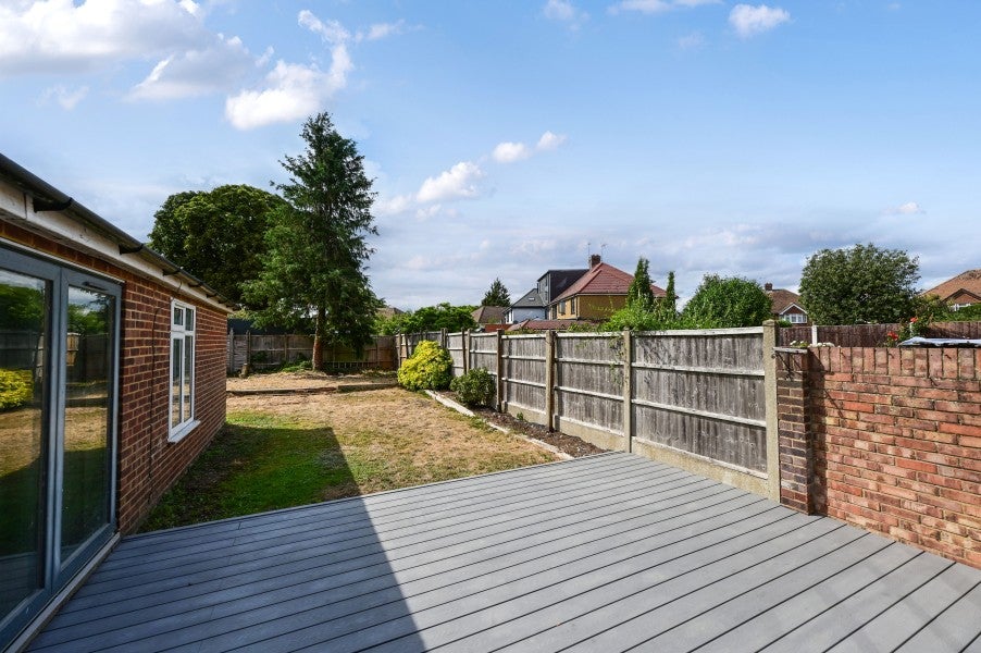 House Stanhope Heath in Borough of Spelthorne