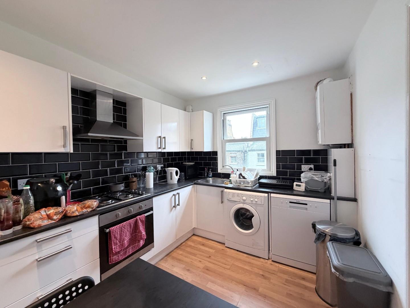 Flat Kilmaine Road in Greater London