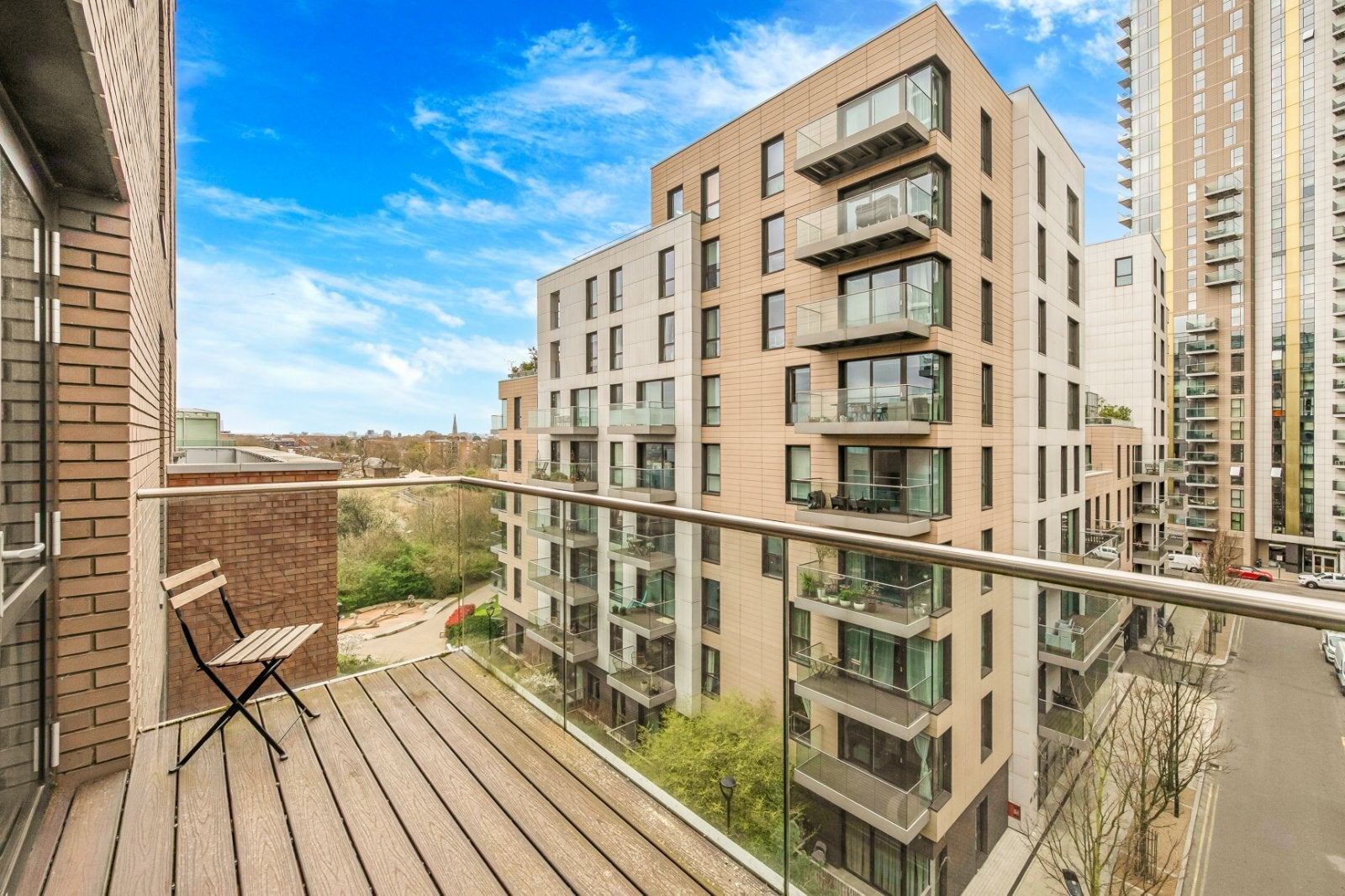 Flat Devan Grove in Greater London