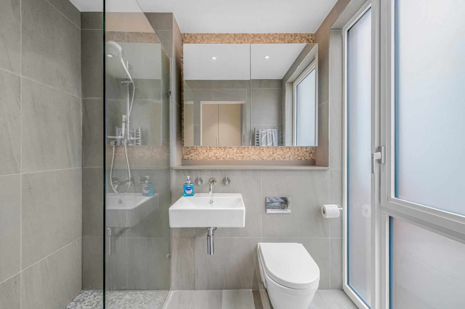 Flat Devan Grove in Greater London
