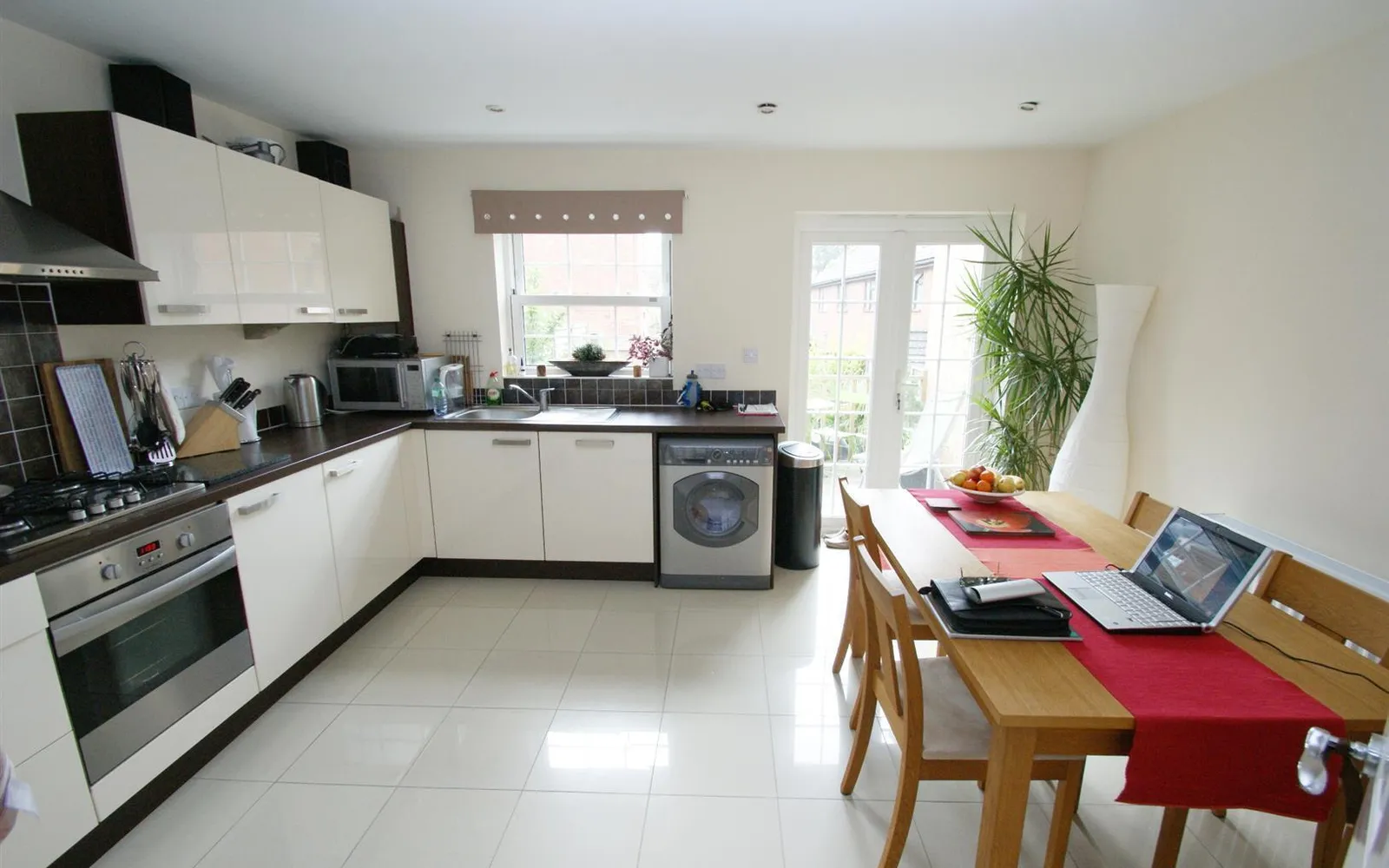 House Dunchurch Road in Rugby