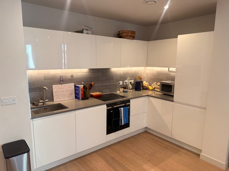 Room Clipper Street in Greater London