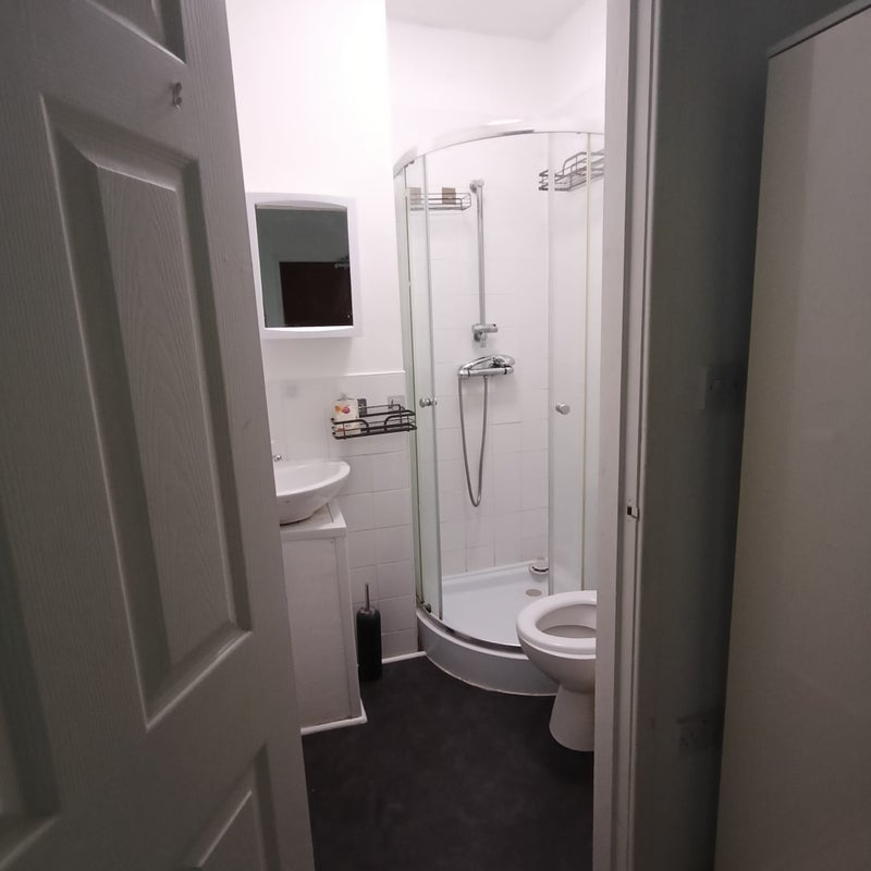Room Bedford Road in Bootle