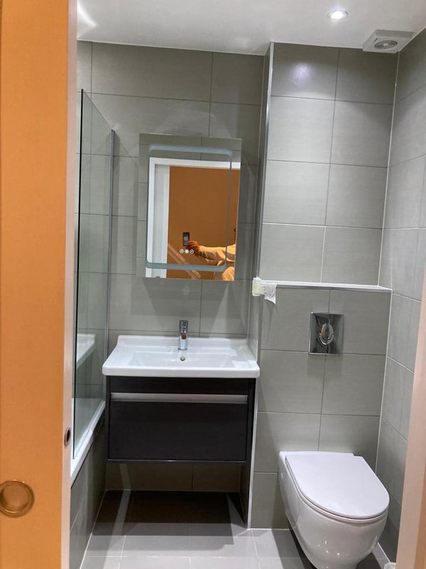 Flat Cambalt Road in Greater London