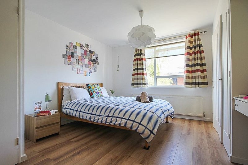Flat Cambalt Road in Greater London