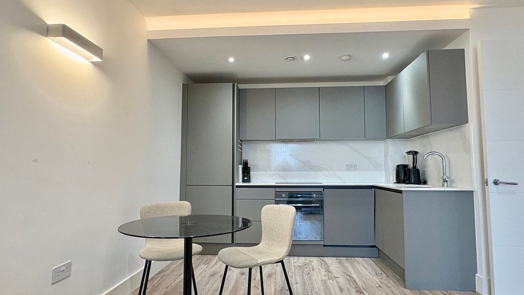 Flat Great West Road in Greater London