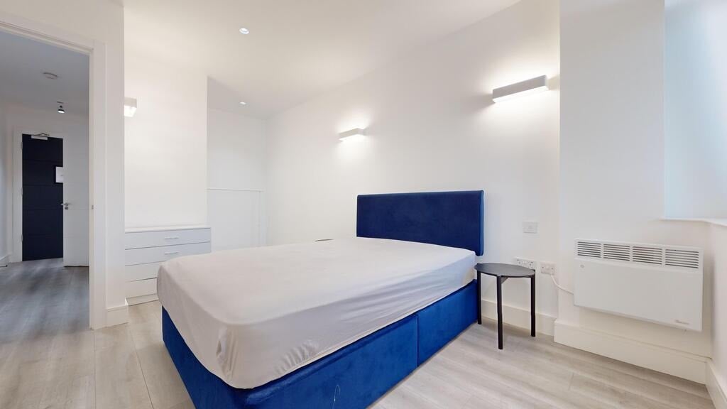 Flat Great West Road in Greater London