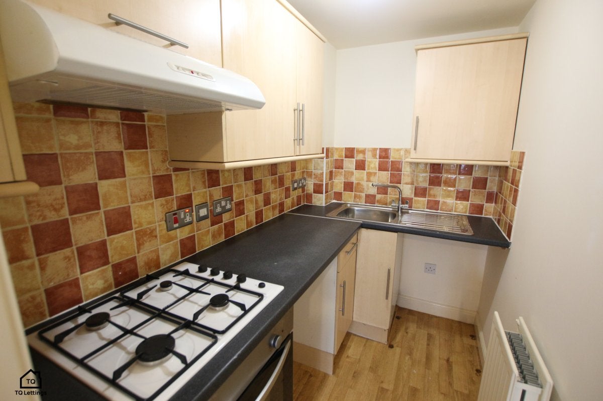 Flat Commercial Road in Kirklees