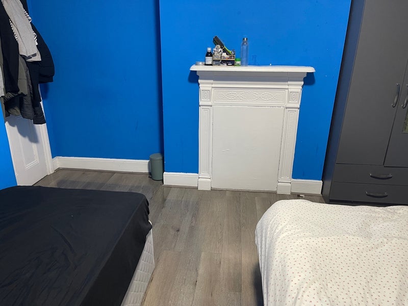 Room Streatham Road in Greater London