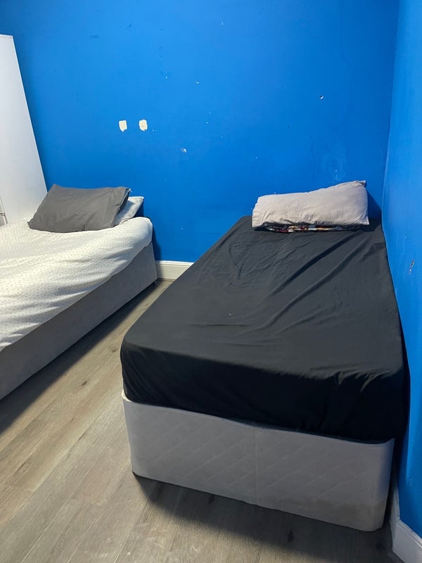 Room Streatham Road in Greater London
