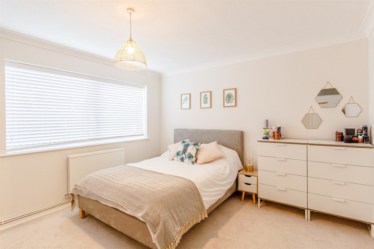 Flat Westhall Road in Warlingham