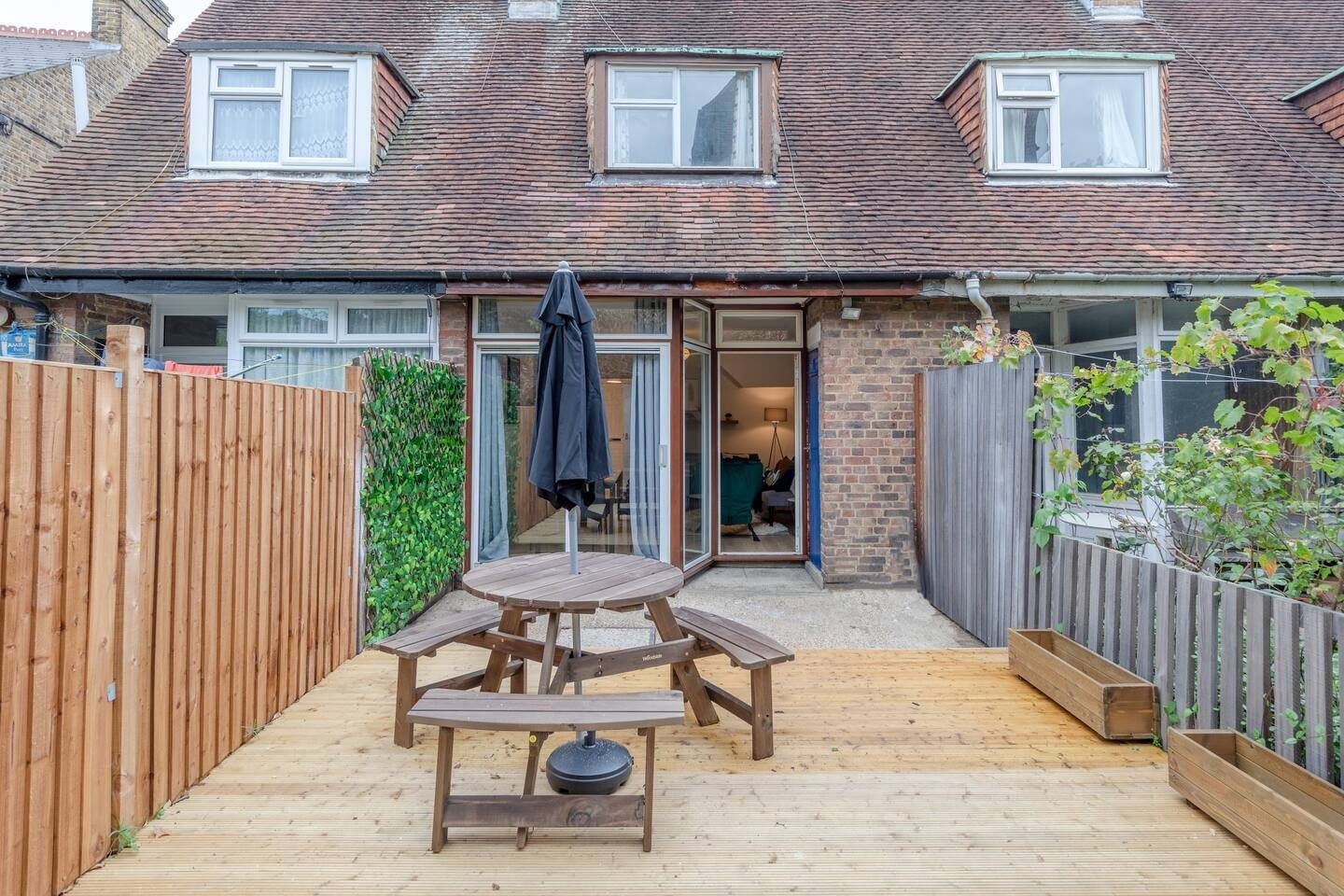 House Ambergate Street in Greater London