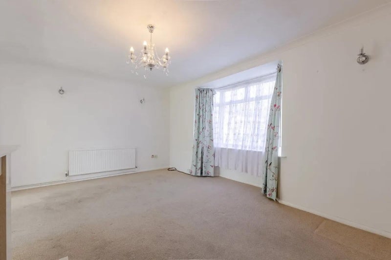 House Greenhithe Close in Greater London