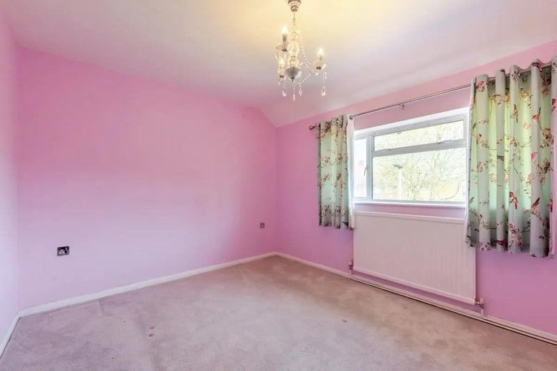 House Greenhithe Close in Greater London