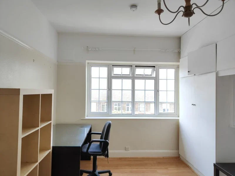 Room Allington Road in Greater London