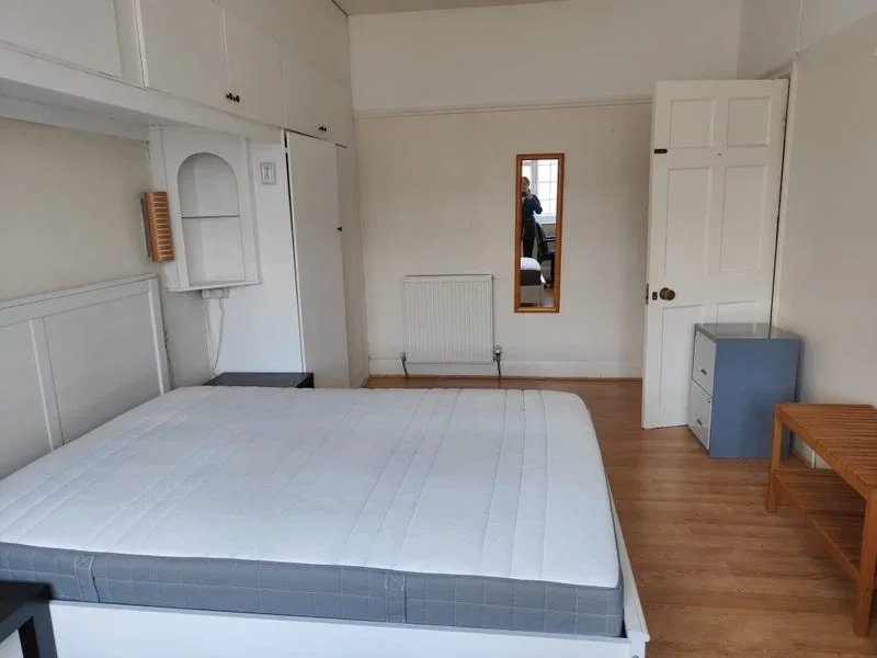 Room Allington Road in Greater London