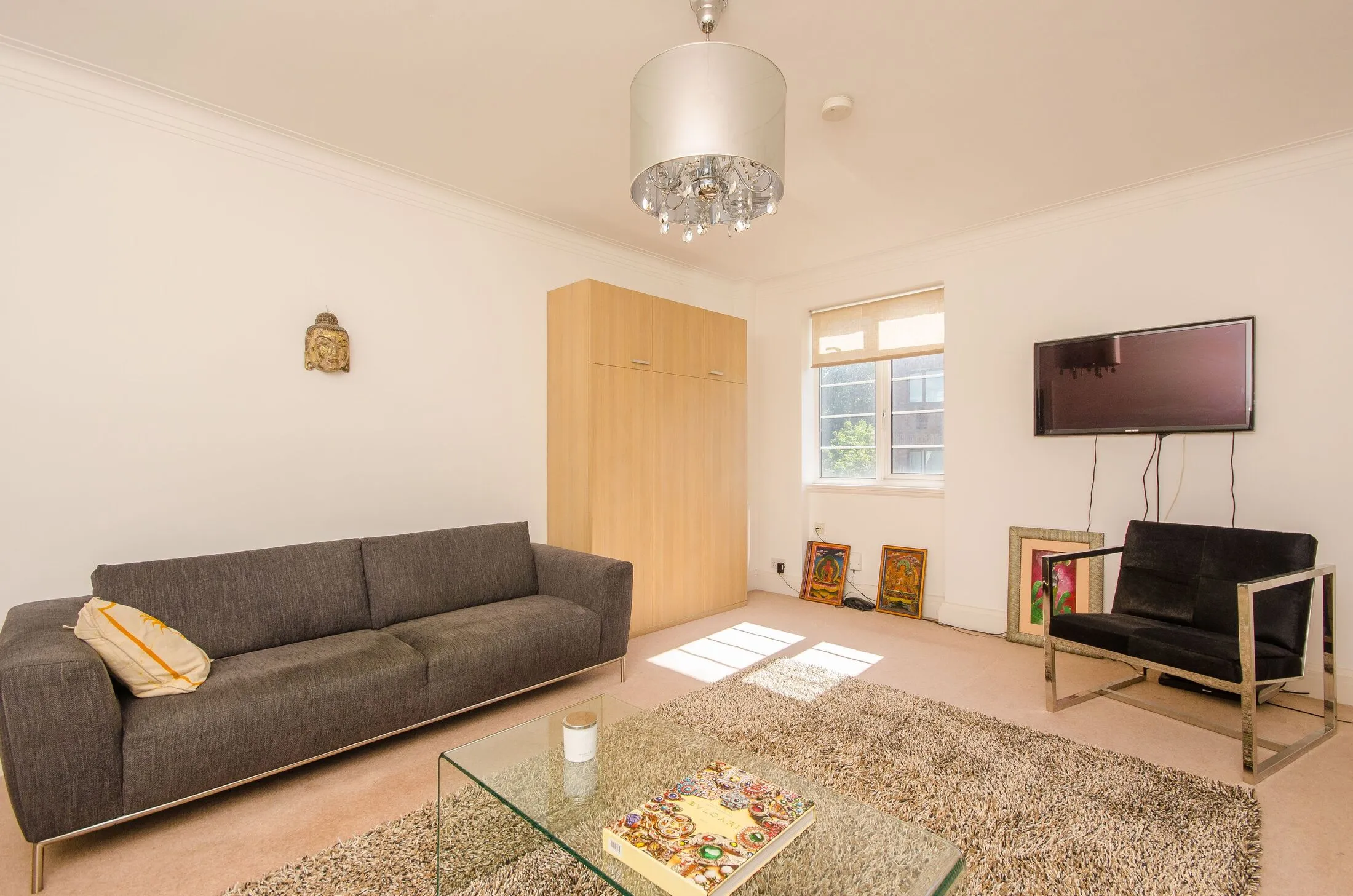 Flat Pembroke Road in Greater London