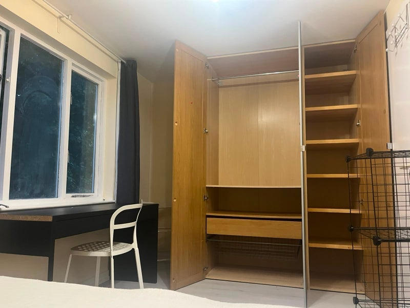 Room Annie Besant Close in Greater London