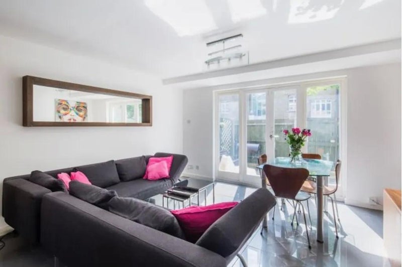Room Annie Besant Close in Greater London