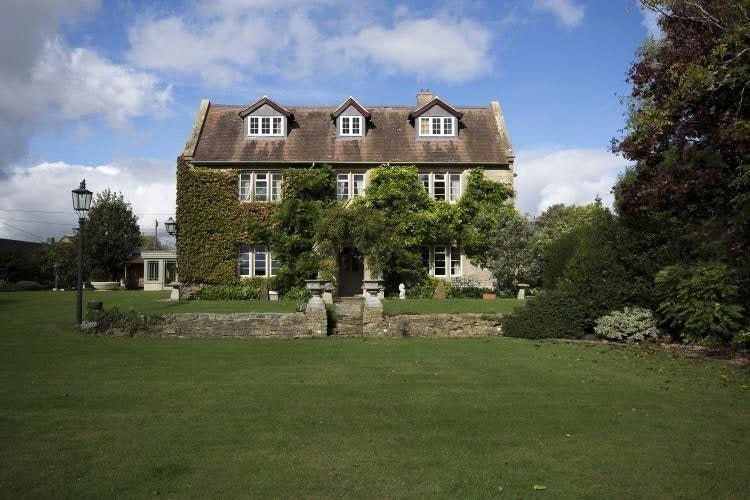 House Merton Walk in Cherwell District