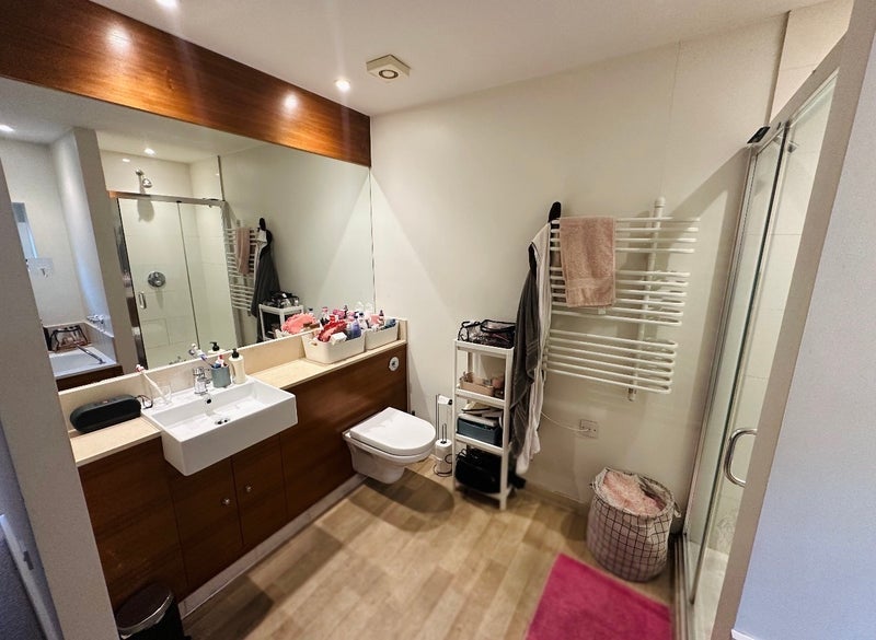 Room Avalon Road in Greater London
