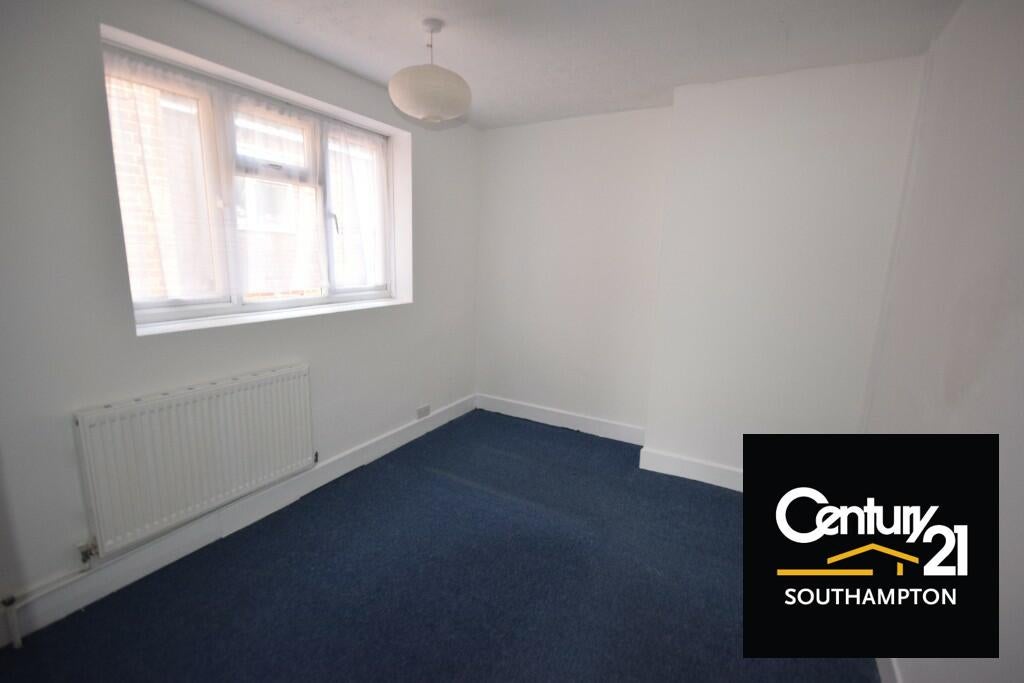 Flat Broadlands Road in Southampton