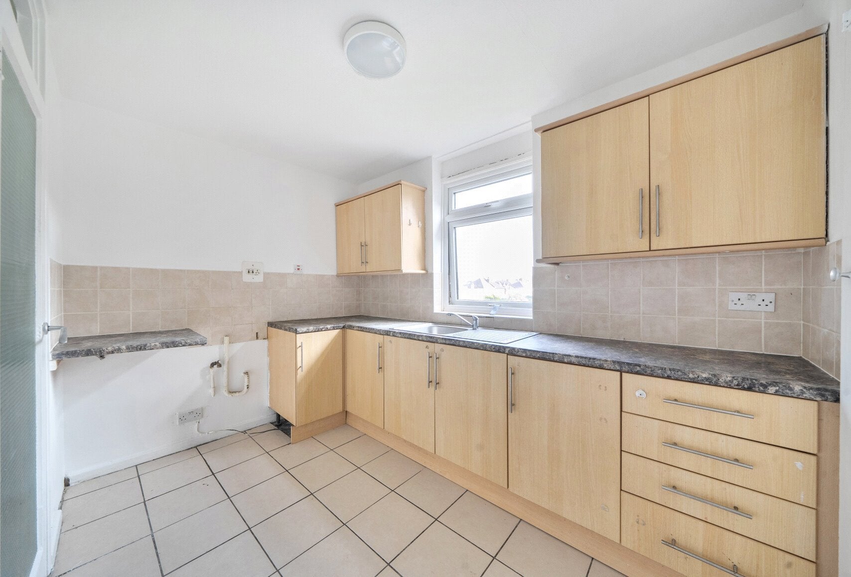 Flat Willow Road in Greater London