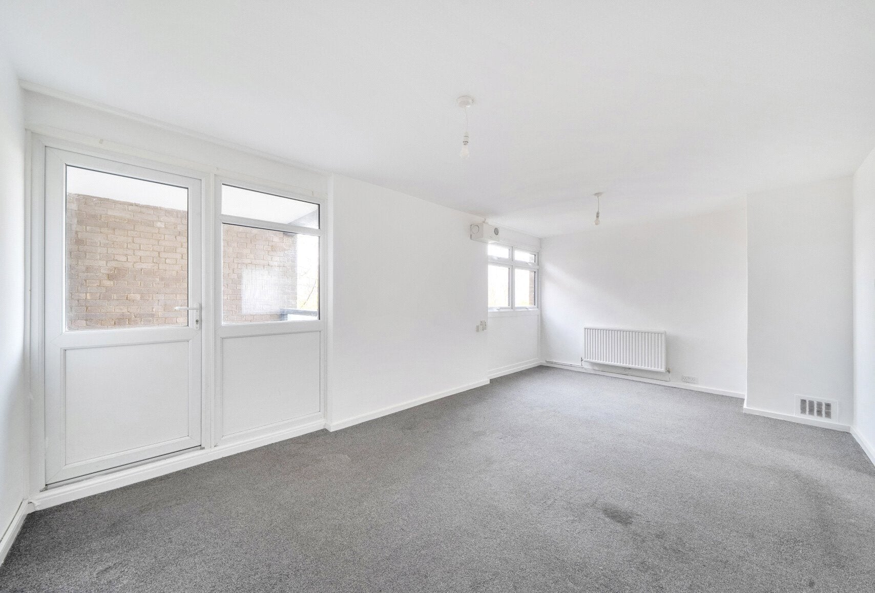 Flat Willow Road in Greater London